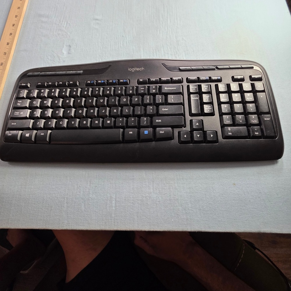Logitech Wireless Keyboard Black Y-R0009 820-004987 Full Size Media Keys